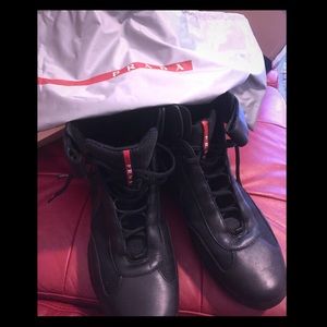 👊🏾Prada Men Velcro-Strap HighTop Sneakers Black