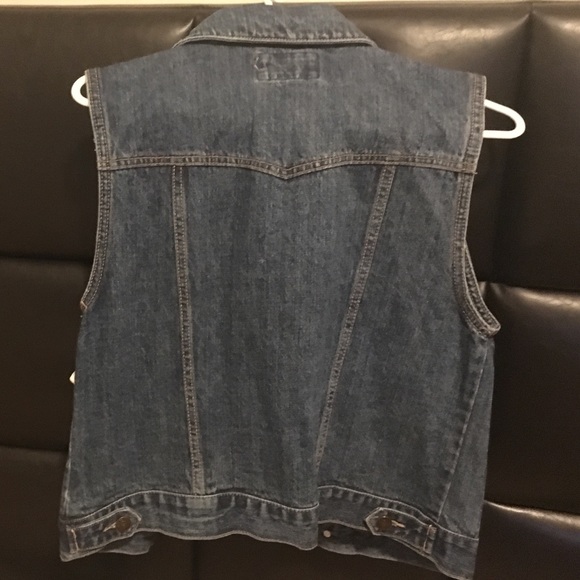 Casual Vest Light Denim Never Worn Sz (M) - Picture 2 of 2