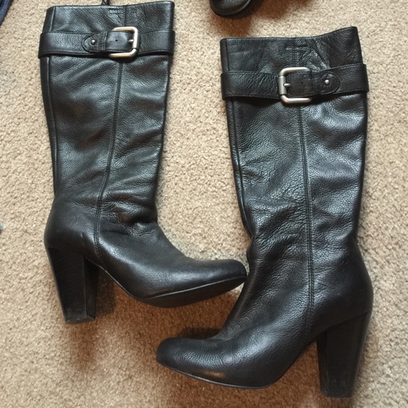 Fossil heel boots