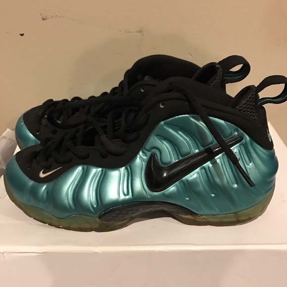 sz 8.5 nike foamposites. electric blue. no box.