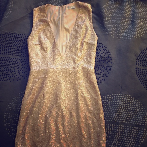 Sexy Tobi gold sequin dress - Picture 1 of 3