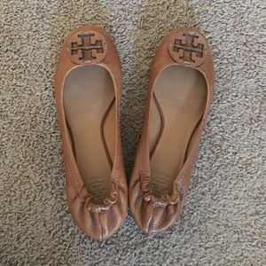 Brown Tory birch flats