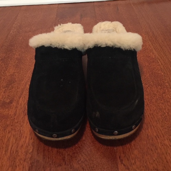UGG Clogs - Picture 1 of 8
