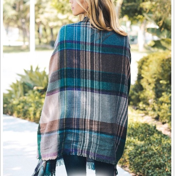 🆕Poncho with Pocket!🎃 - Picture 2 of 3