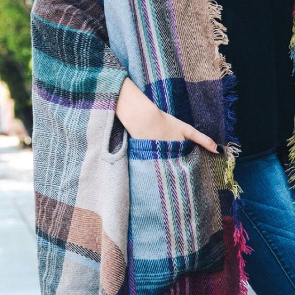 🆕Poncho with Pocket!🎃 - Picture 3 of 3