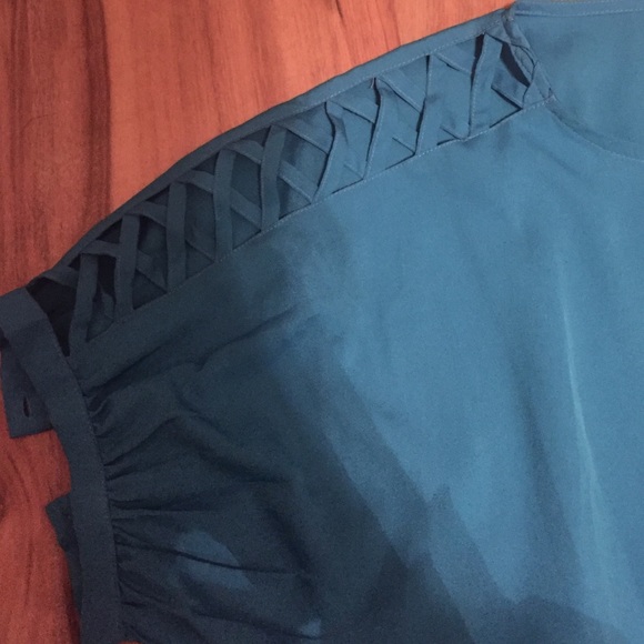 Blouse bundle - Picture 3 of 4