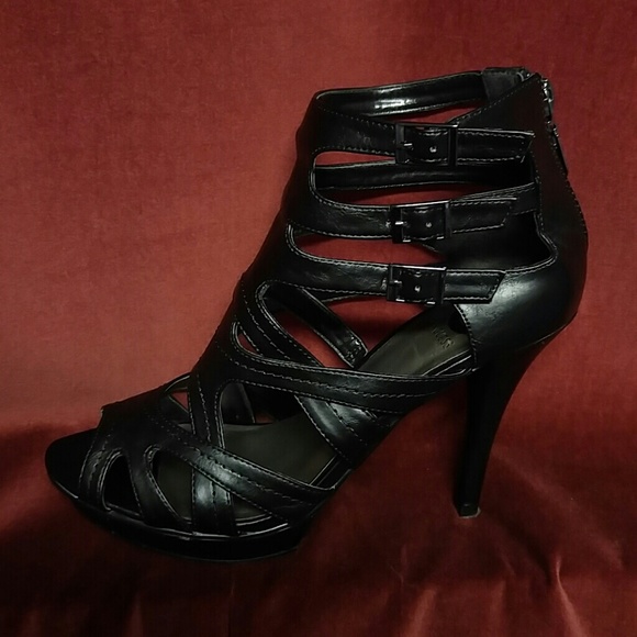 Black Leather Peep Toe Guess Heels - Picture 2 of 4