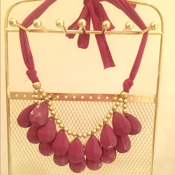 Statement necklace