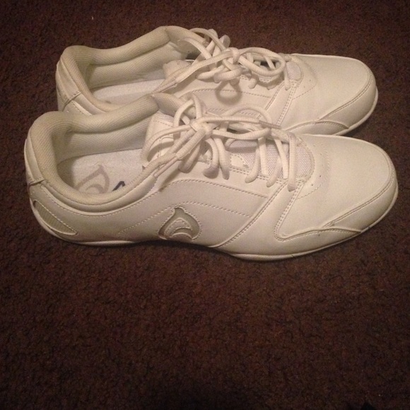 Axeus Cheer shoes - Picture 2 of 3