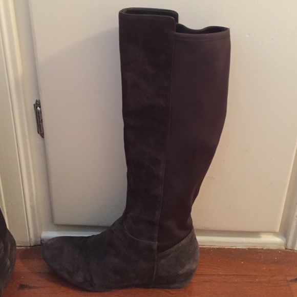 BCBG chocolate brown flat boots size 8. - Picture 2 of 2