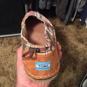 Toms shoes