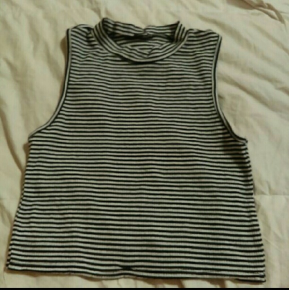 Striped halter tank - Picture 1 of 1