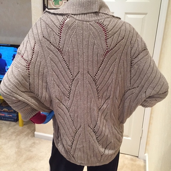 Size S DKNY Jeans sweater - Picture 2 of 4