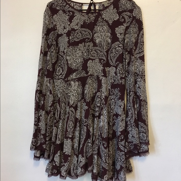 Urban outfitters bell sleeved maroon dress - Picture 2 of 3