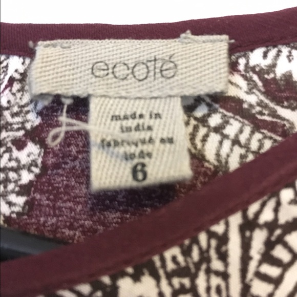 Urban outfitters bell sleeved maroon dress - Picture 3 of 3