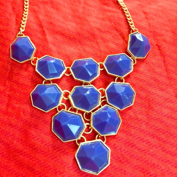 💙💎Classy and Sexy Blue Diamond Stud Necklace💎💙