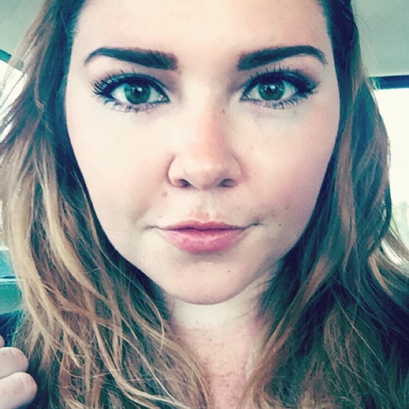 Meet Your Posher! - Picture 2 of 3