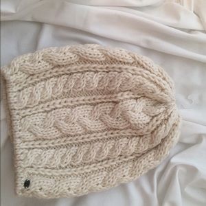 american eagle beanie