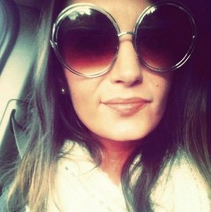 Meet your Posher, Kelly