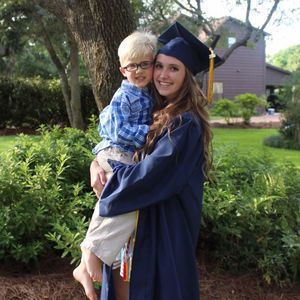 Meet your Posher, Claudia