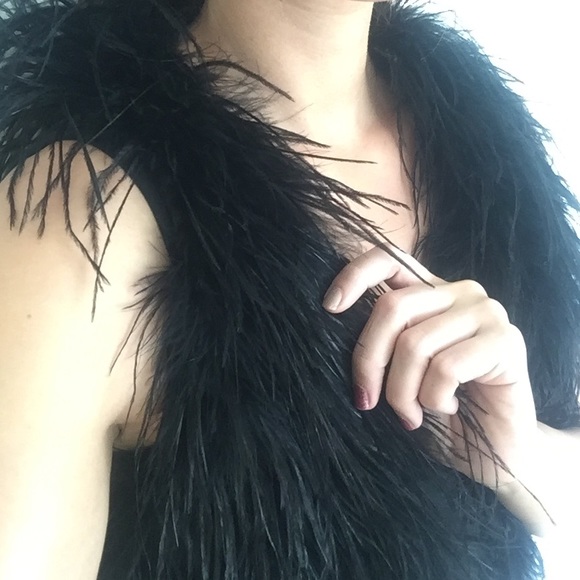 Fine black feather vest - Picture 2 of 4
