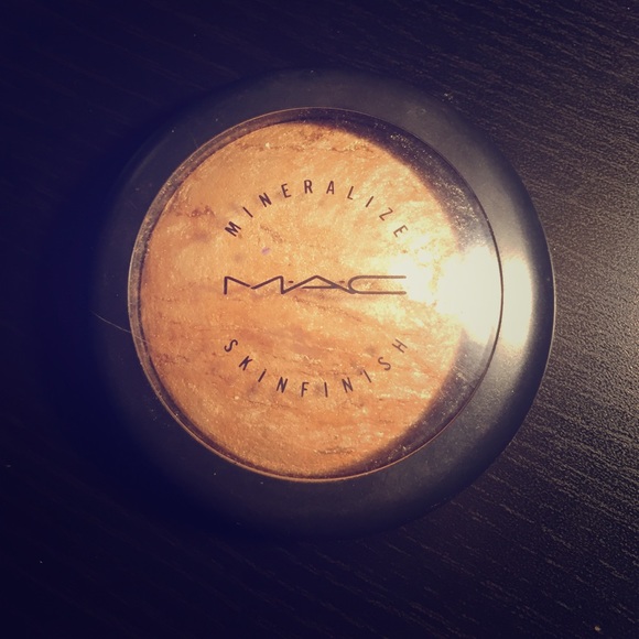 MAC Mineralized Skin Finish