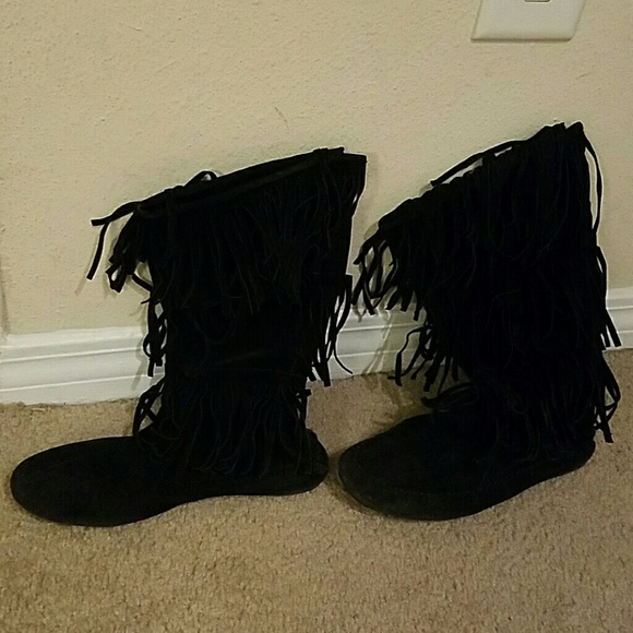 Fringe boots