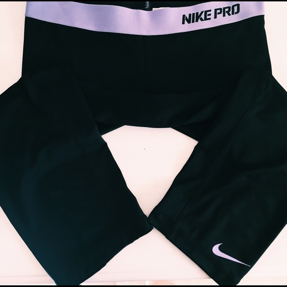 SOLD: Nike dri-fit cropped leggings - Picture 2 of 4