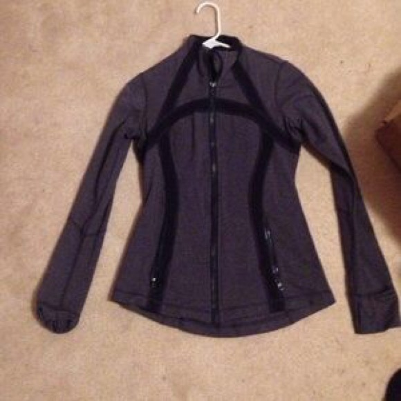 lululemon athletica Jackets & Blazers - NWOT Lululemon Purple Black Swan Define 8