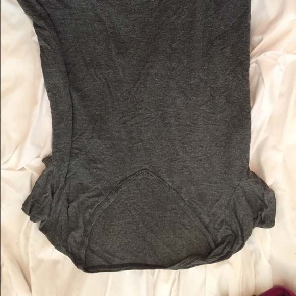 grey t shirt
