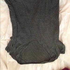 grey t shirt