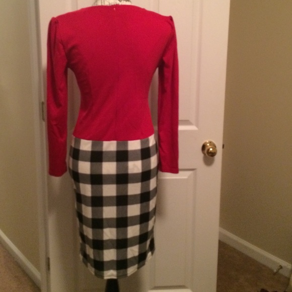 DRESS TO IMPRESS!!! - Picture 4 of 4