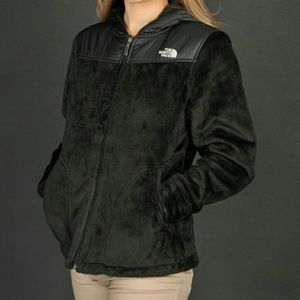 NWT Women's Fuzzy North Face