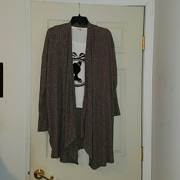 American Eagle Cardigans size XL Brown color.