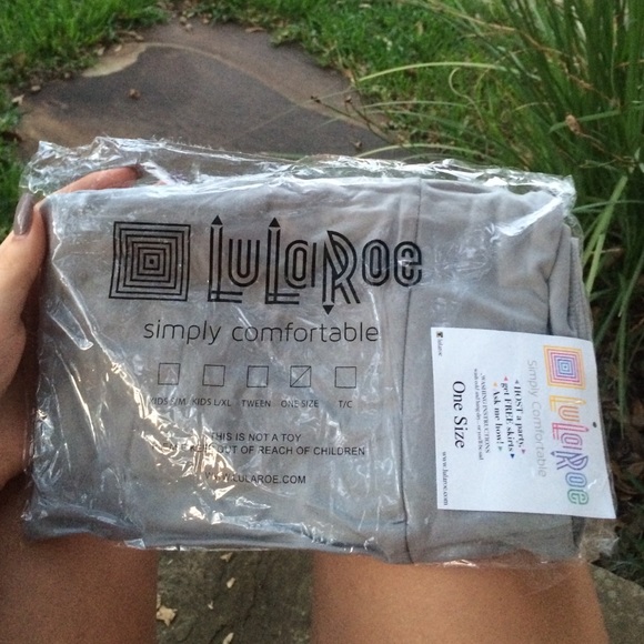 LULAROE ONE SIZE LEGGINGS