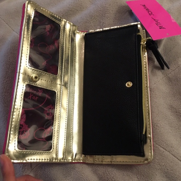 Betsey Johnson Quilted wallet -Fushia - Picture 2 of 4