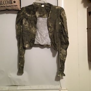 Short camo top