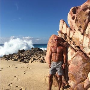 Meet your Posher, Bobby