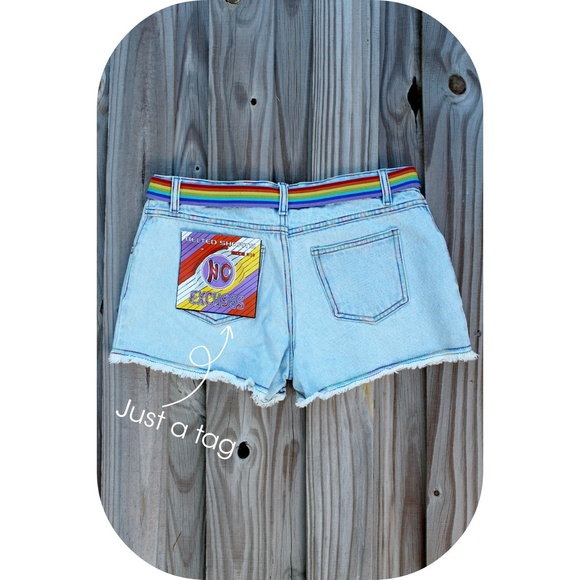 Frayed Shorts w/ rainbow belt - Picture 2 of 3
