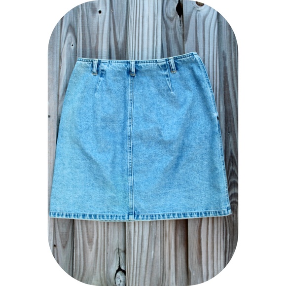 Denim Button-up Skirt - Picture 2 of 4