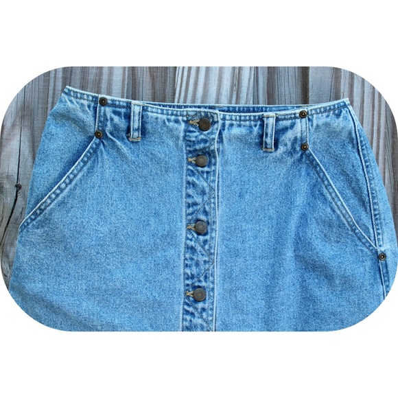 Denim Button-up Skirt - Picture 3 of 4