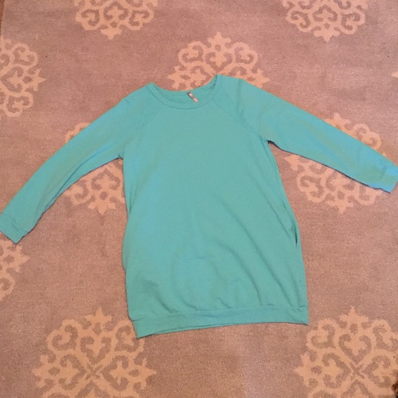 Turquoise Tunic with Pockets - Picture 2 of 3