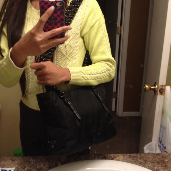 *SOLD* PRADA purse! - Picture 2 of 4