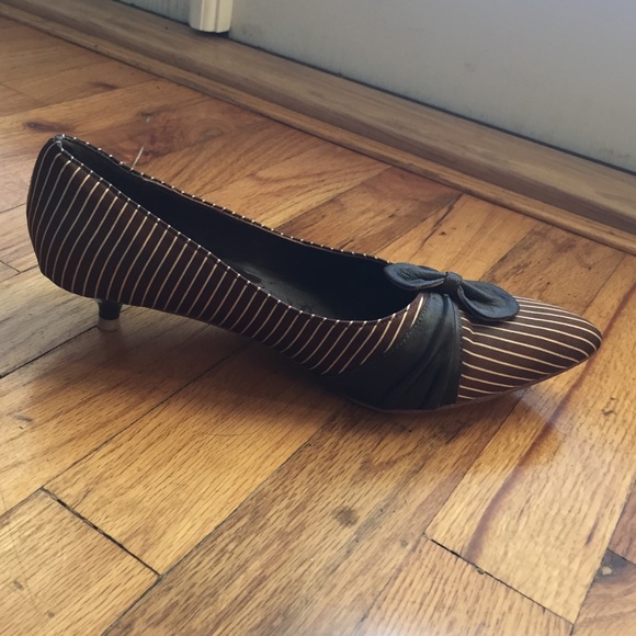 Pumps - Picture 2 of 3