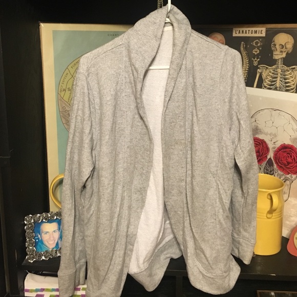 URBAN OUTFITTERS OVERSIZED OPEN SWEATER - Picture 4 of 4