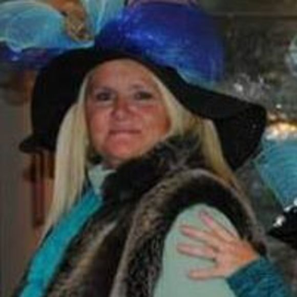Meet your Posher, Cindy - Picture 1 of 1