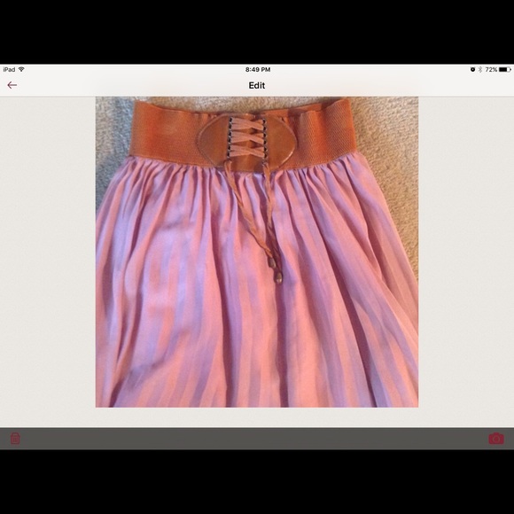 Hi-lo skirt size small