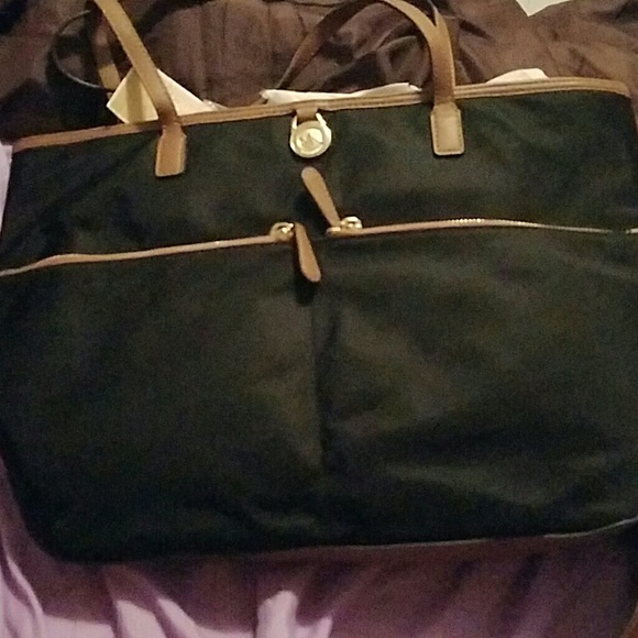 MICHAEL KORS LG POCKET TOTE BRAND NEW WITH TAG