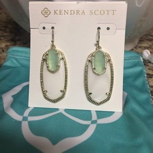 ✨Like New✨ Kendra Scott Emmy Earrings