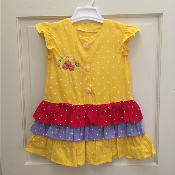 Bright polka dot dress!